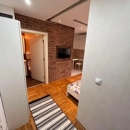 Frans Apartment
